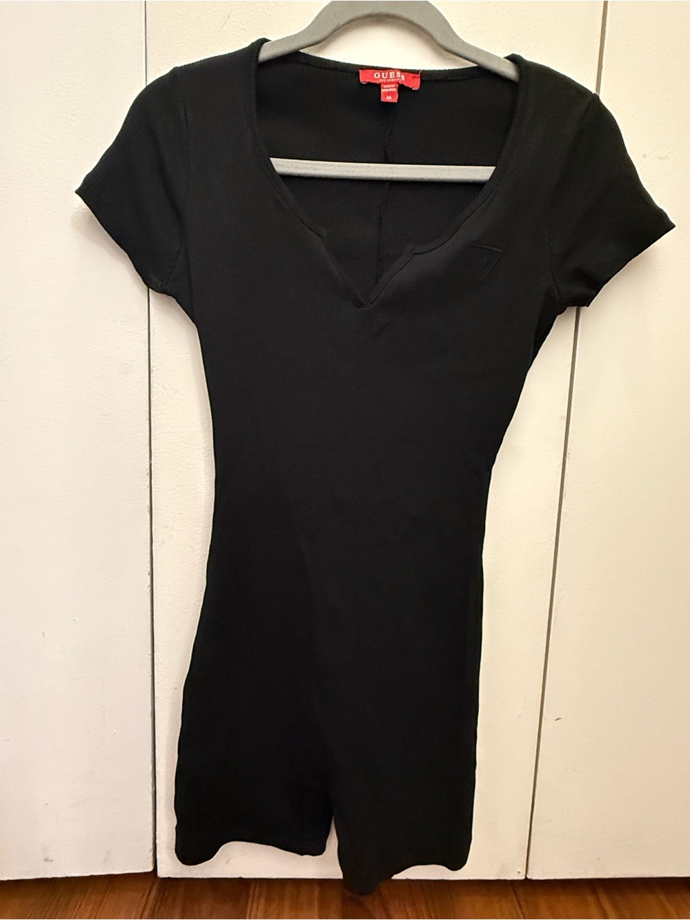 Guess Black Ribbed V‑Neck Short Sleeve Romper